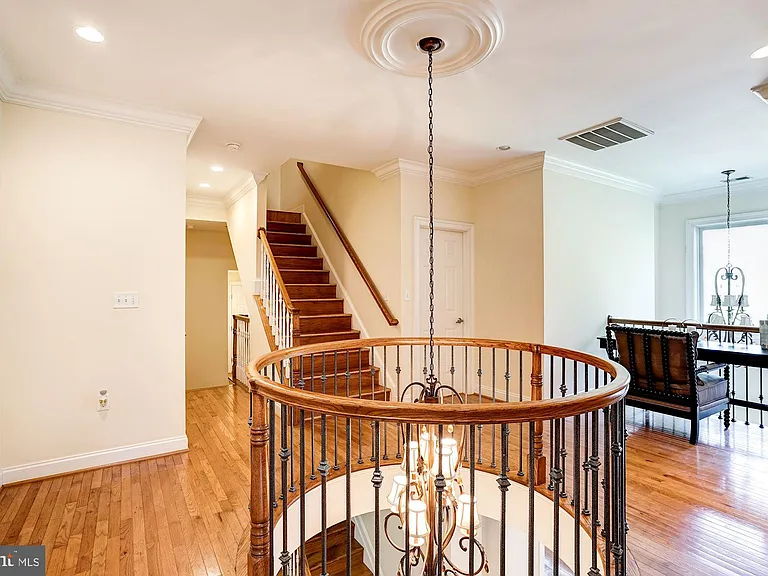 8105 Maya Ct — Photo 23