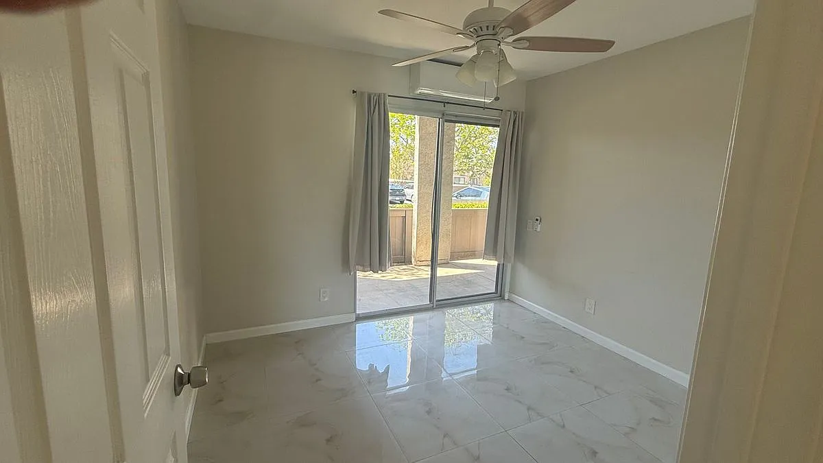 2 bed, 1.0 bath, 904 sqft, $2,790 — Photo 2