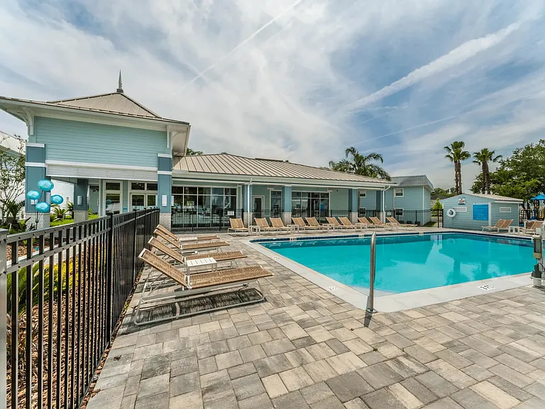 Clubhouse & Pool SURF A1A