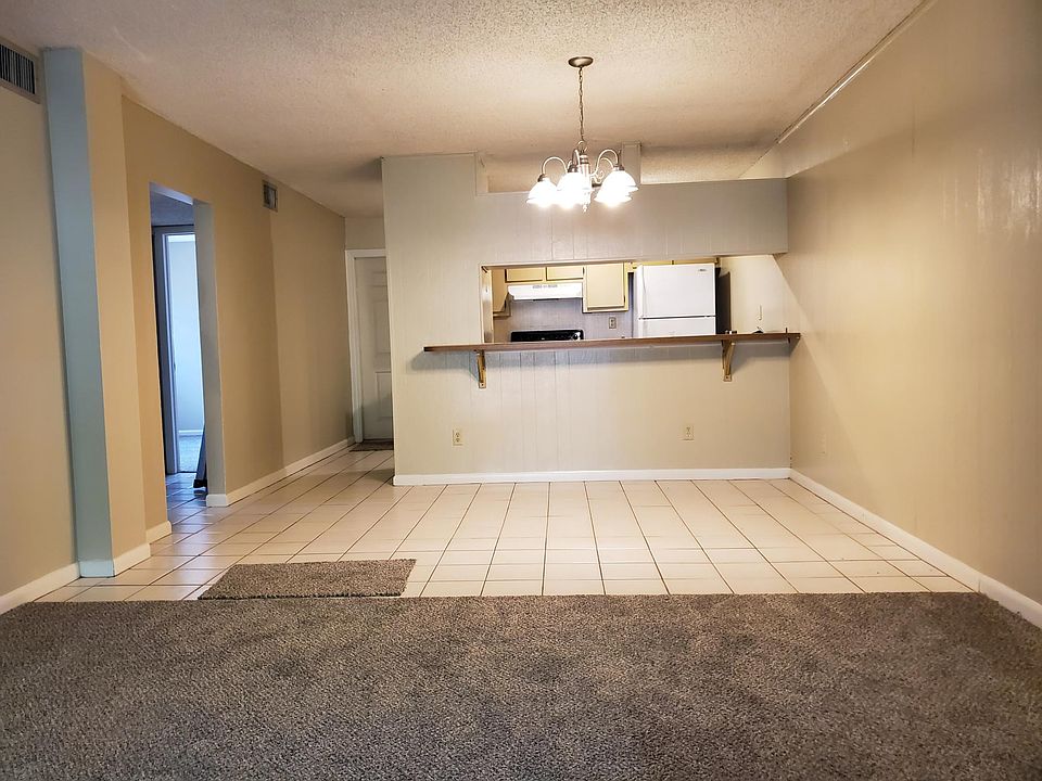 Living room dining room