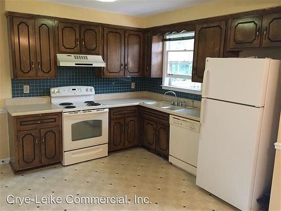 3rd image of 607 Elk Dr