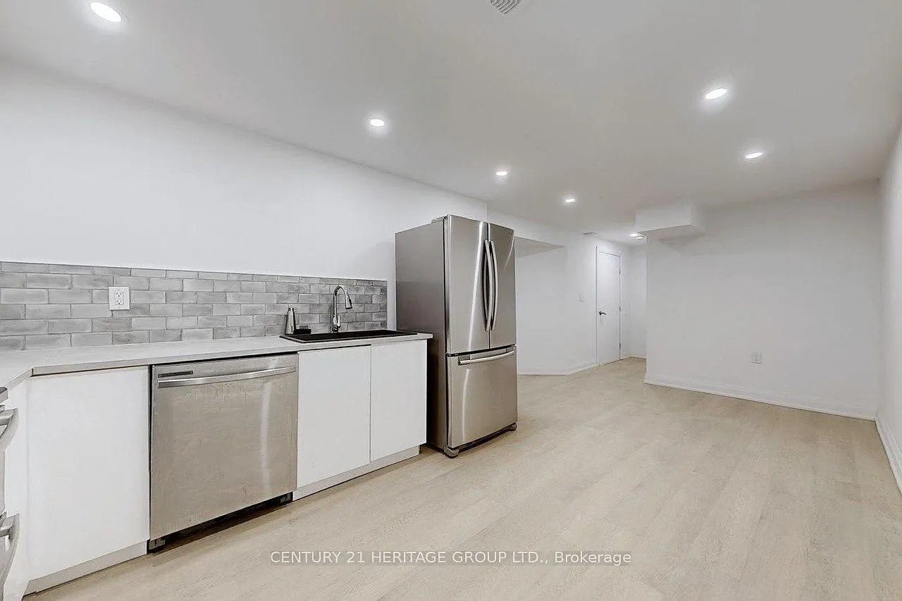 2 bed, $1,798 — Photo 4