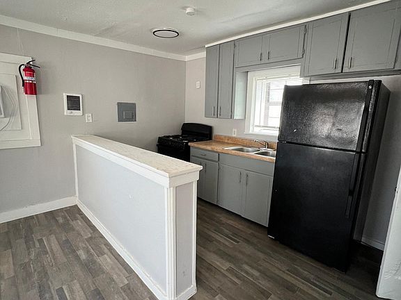 5th image of 660 Riverside Dr APT 5
