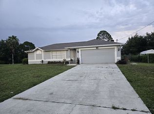 514 Palmetto Ave, Lehigh Acres, FL 33972