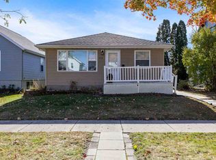 819 G Ave NW, Cedar Rapids, IA 52405