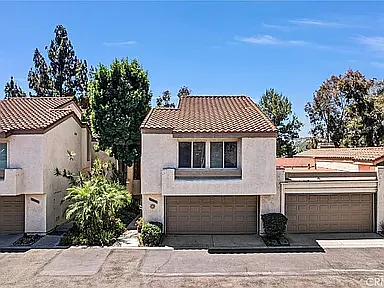 26571 Lucinda — Photo 3