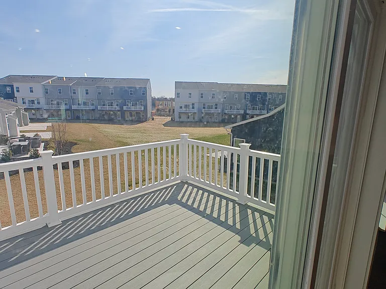 108 S Durham Dr — Photo 20