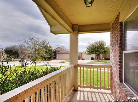 3rd image of 3901 Wensledale Dr