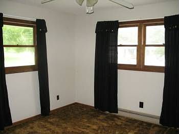 4th image of 12 Stiney Corners Dr