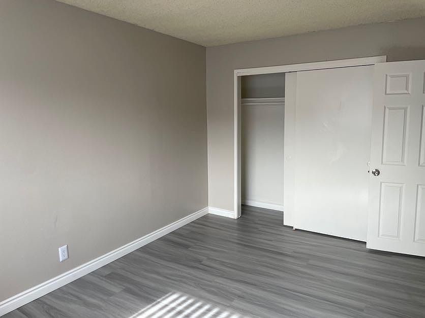 2nd image of 1831 E Grovecenter St #10
