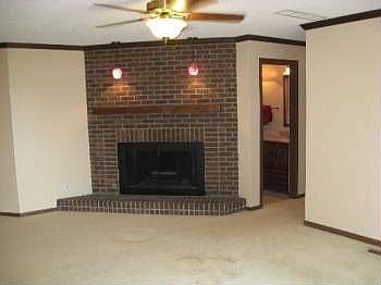 2nd image of 1479 Longwood Dr