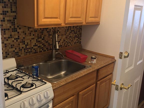 2nd image of 420 Taylor Ave