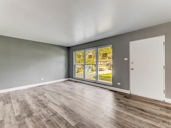 4th image of 1473 Lincoln Pl