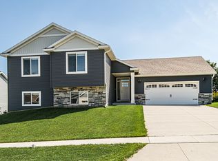 4702 Alan Ln NW, Rochester, MN 55901