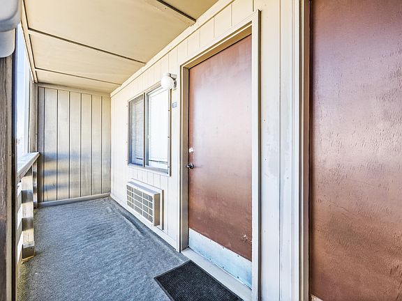 3rd image of 120 Dogwood Dr. N #101