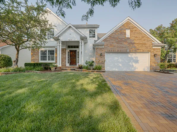 1411 Burnett Dr, Aurora, IL 60502