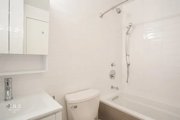 Rented by MNS | media 10