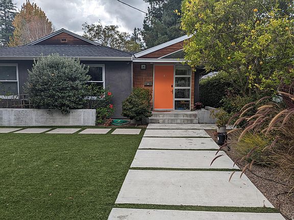 3rd image of 221 McKendry Dr