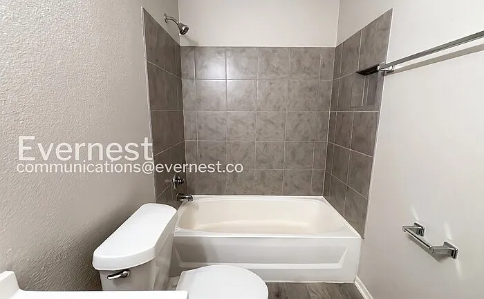 11711 Greenglen Dr — Photo 17