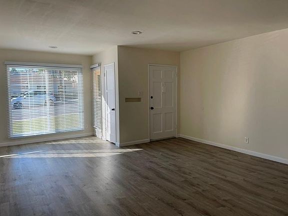 4th image of 1615 Curtis Ave