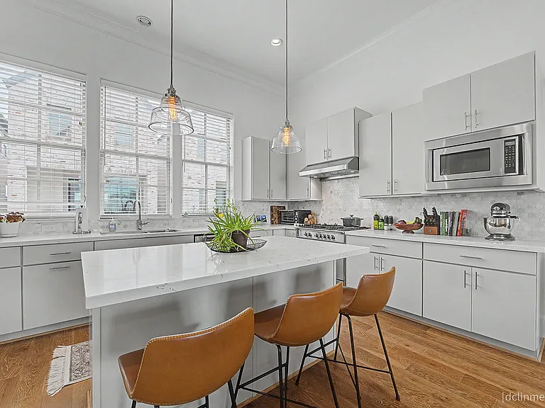 4009 University Grove St — Photo 8