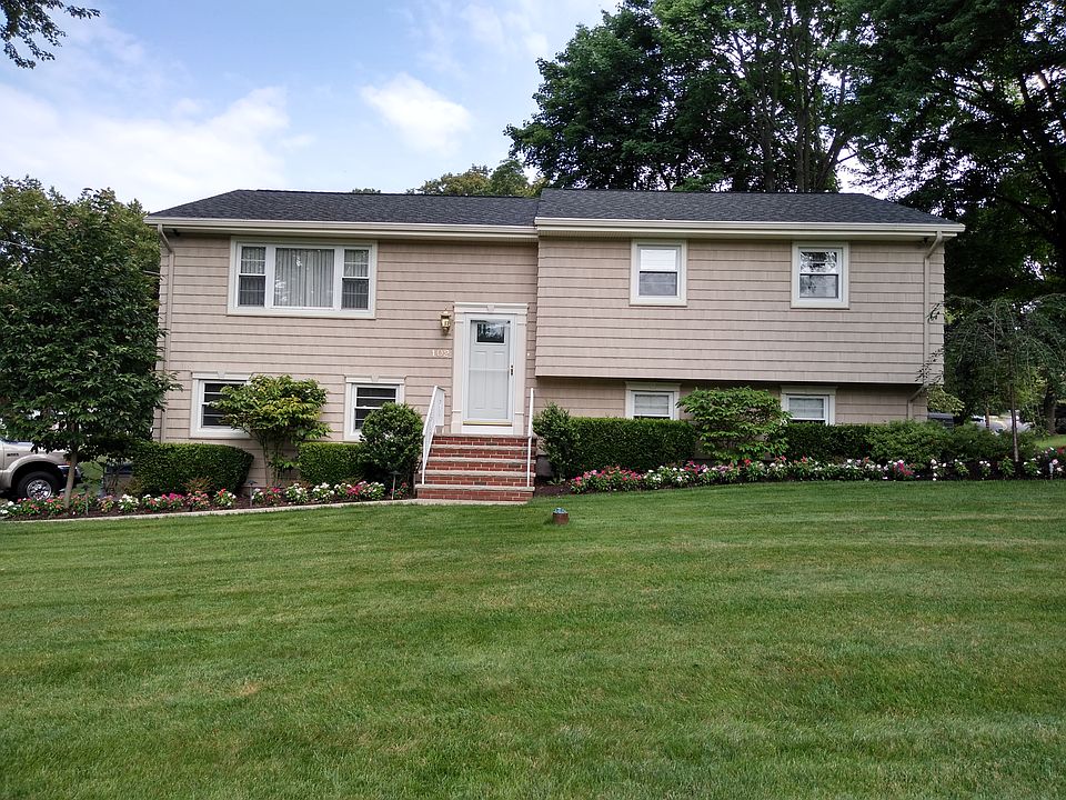 2nd image of 102 Jacksonville Rd