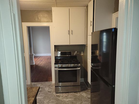 5th image of 665 Crosby St NW APT 1