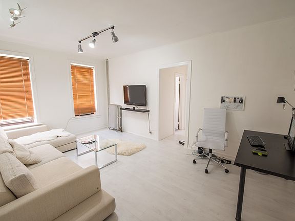 2nd image of 828 Gerard Ave APT 3C