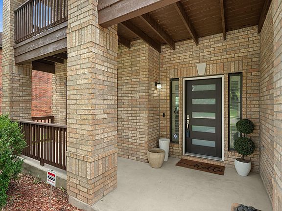 3rd image of 10232 Grizzly Oak Dr