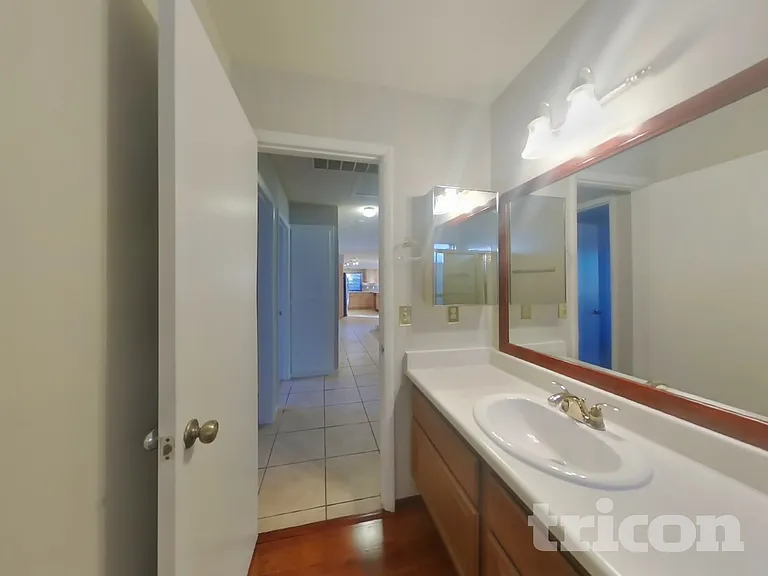 709 Honeybee Ct — Photo 13