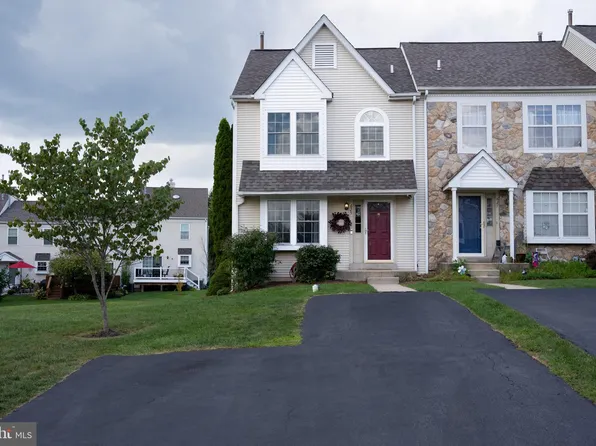 625 Longwood Rd, Collegeville, PA 19426