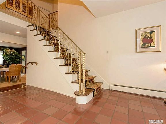 4th image of 24 Knolls Dr