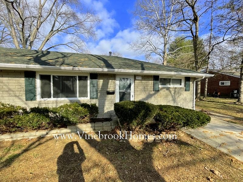 1st image of 110 Elmwood Dr #1