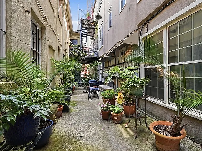 219 Abercorn St #FF3 — Photo 11