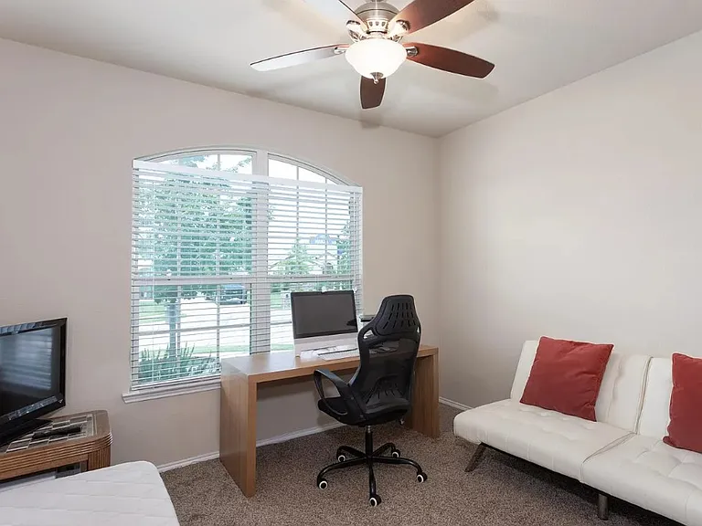 BEDROOM 2 (1ST FLOOR)