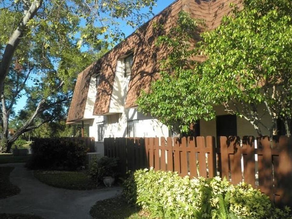 1st image of 204 San Remo Blvd #204