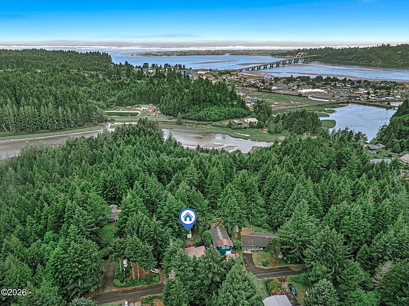 3rd image of 120 NE Waldport Heights Dr