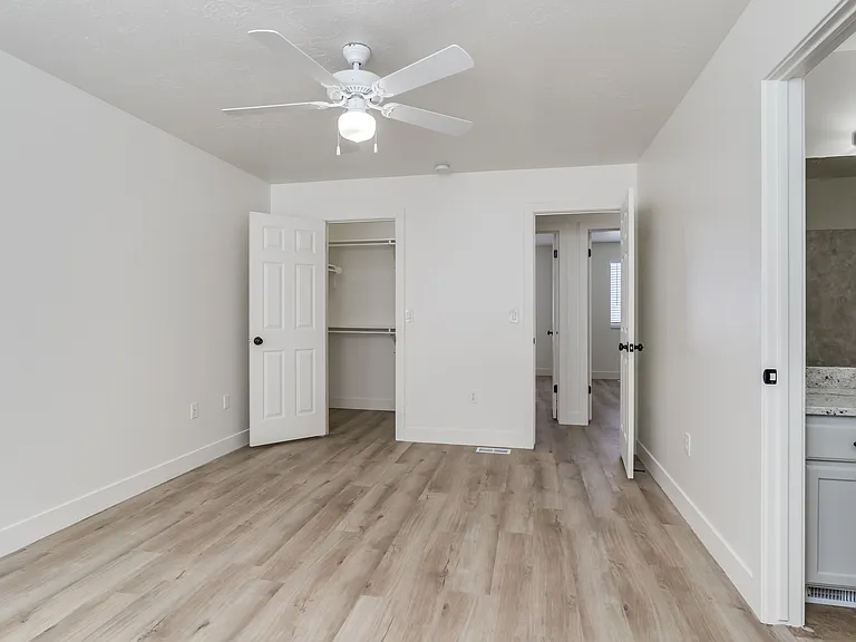 2271 W 1450 N — Photo 16