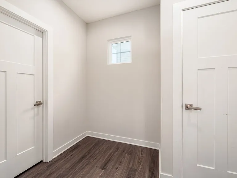 589 Melick Dr #1 — Photo 32