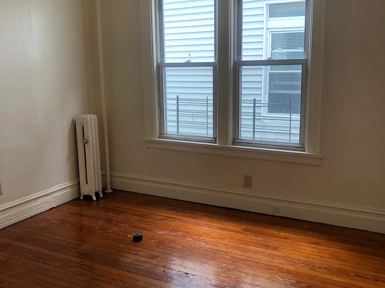 139 W 4th St #3 — Photo 10