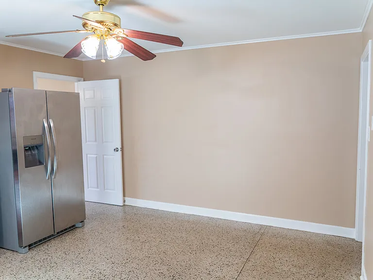 517 N Atlanta St — Photo 4