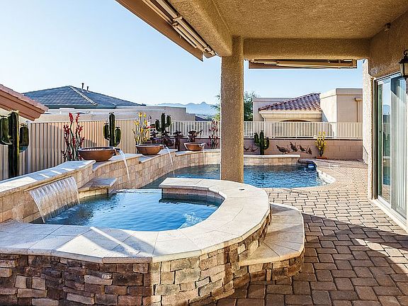 Gorgeous Pool & Spa
