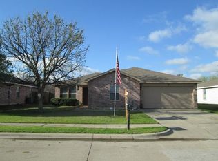 528 Bailey St, Saginaw, TX 76179