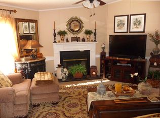 2403 Salamanca St, Navarre, FL 32566