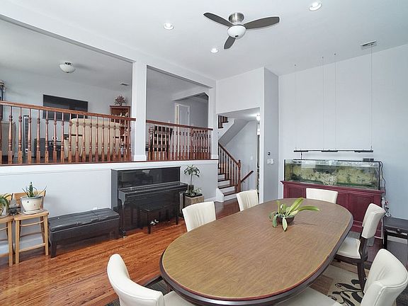 4th image of 21 Bogota St