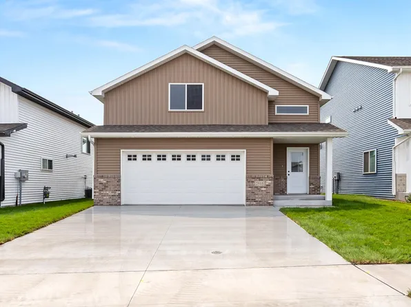 2515 38th Ave S, Moorhead, MN 56560