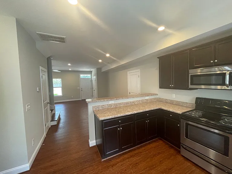 5026 Park Ave — Photo 6