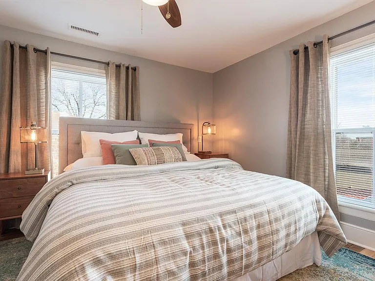 915 Belmont Ave #3 — Photo 6