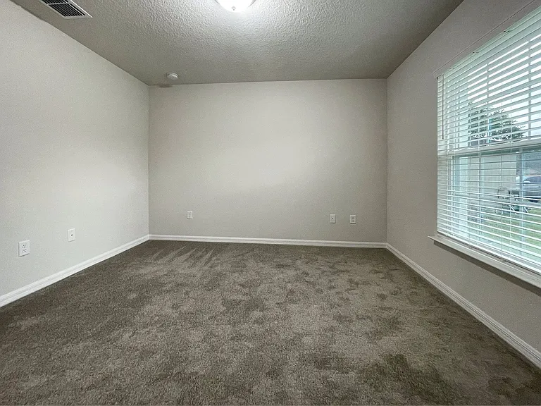 13585 SW 40th Cir — Photo 14