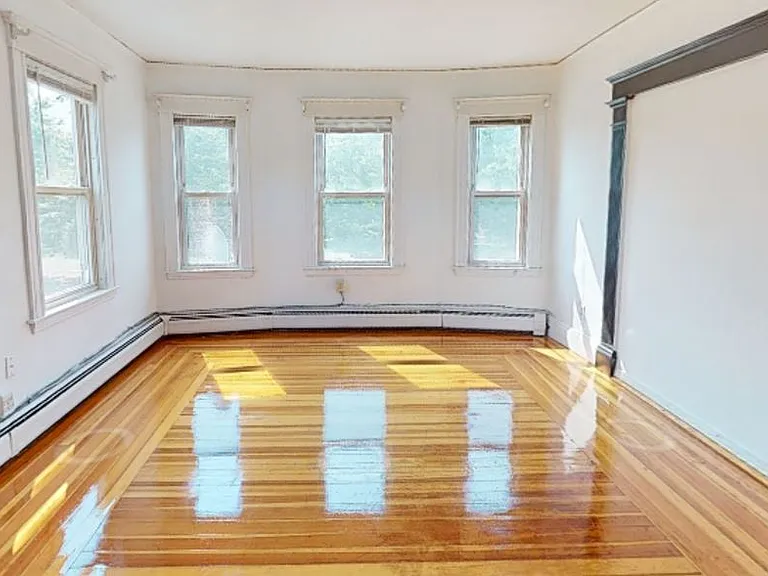 1011 Washington St — Photo 5